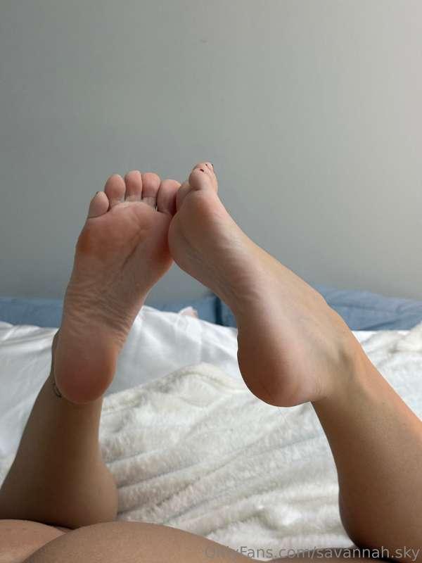 Tip $5 to receive a video wiggling my toes and scrunching my..