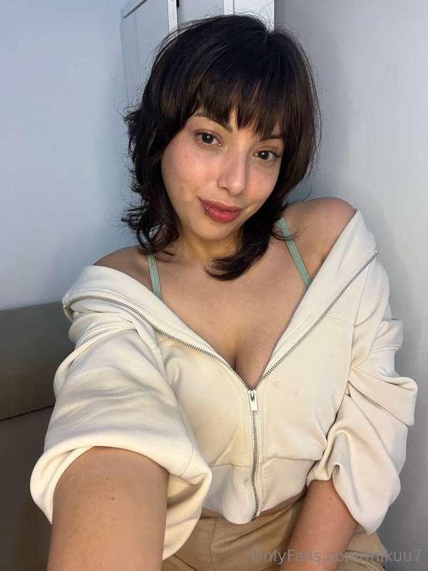 Spoiler alert: today we're talking lingerie and a cuddly kit..