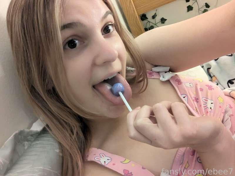 i got a sweet for being a good girl!!