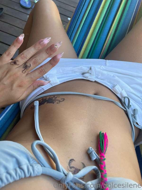 Nuove unghie nuovo costumino… lo vuoi vedere meglio?