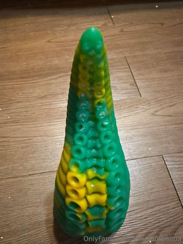 Watch me cream all over my tentacle 🐙 🥵 $25 here or $12.99 f..