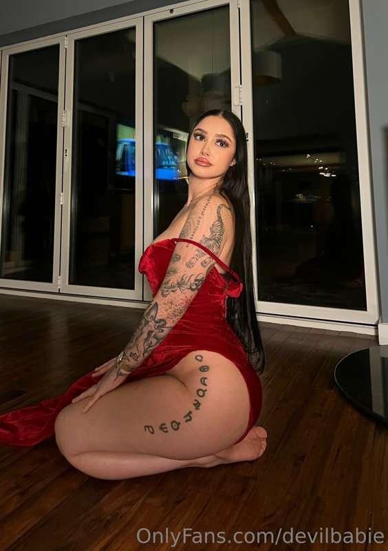 lady in red