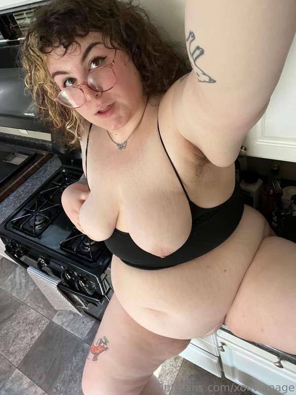 be a good boy and worship mommy's body.