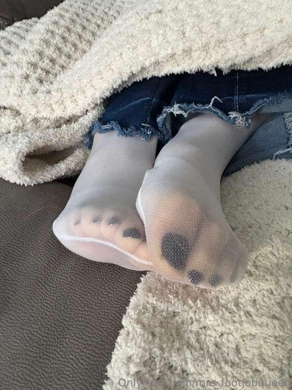 mrs_footjobqueen image #17