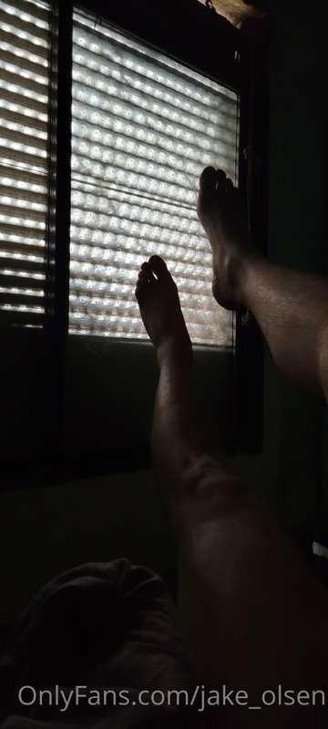 For those who like feets