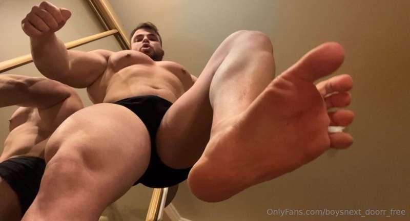 boysnext_doorr_free image #0