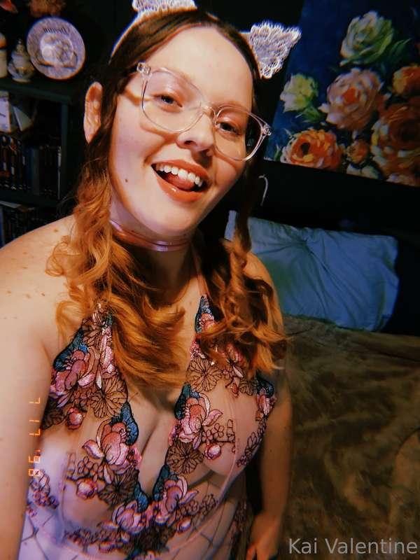 If you’re feeling down, I can feel you up.😘