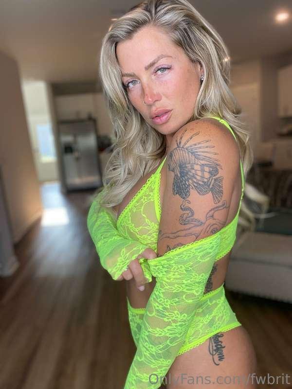 Frisky Friday 😈 Check your messages 💚💚 this set is 🥵🥵🥵🥵🔥🔥🔥