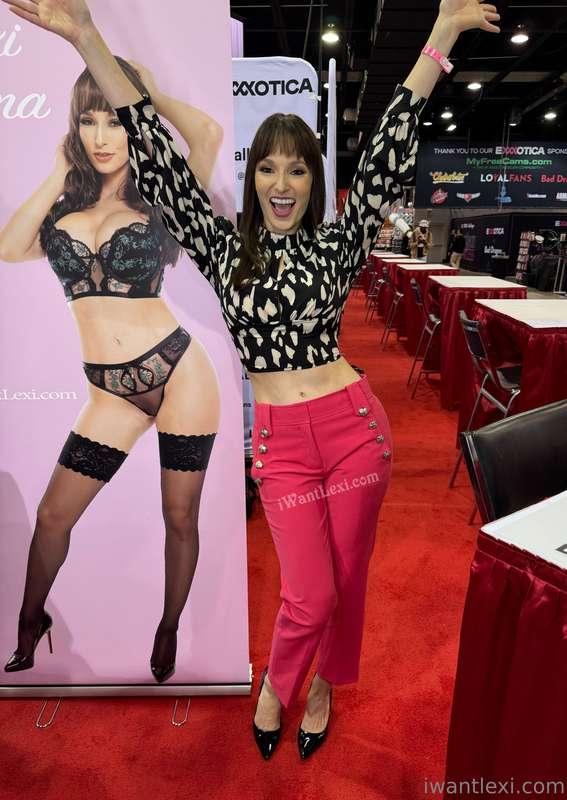 Outfits of Exxxotica! I had so much fun see you all there. G..