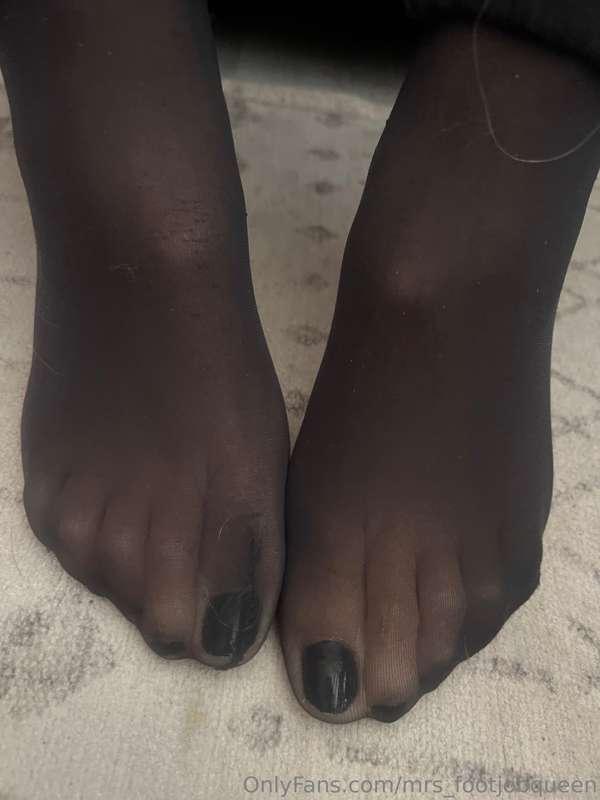 mrs_footjobqueen image #11