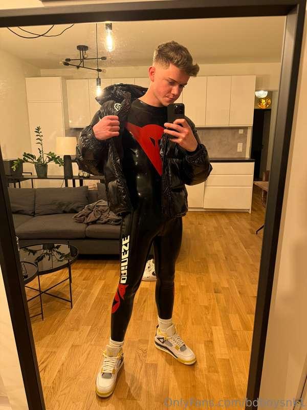 Join my other account to see videos in my new suit🥵 currentl..
