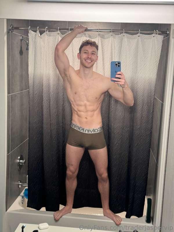 Shower time 💦👀