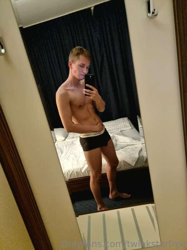 Join me in my hotel room 🥵