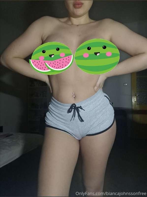 Ramena cvicim fakt malo 🤔 jeste ze mam ty 🍉🍉 ma nekdo zajem ..