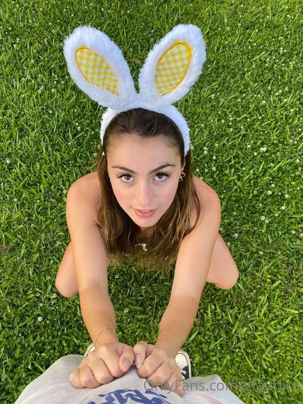 Gotta give the bunny what she wants🐰
@glitterati