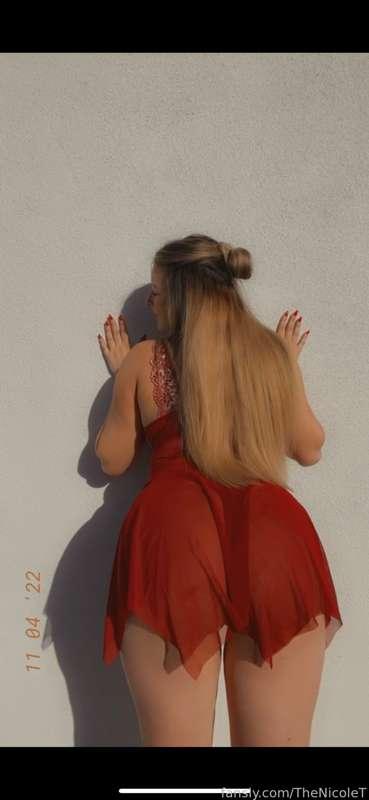 HOTTT video of me showing off my little babydoll, under is a thong ;) and bouncing up and down!! I love my ass being grabbed 