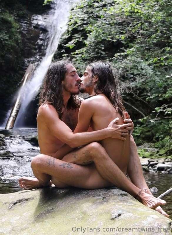 🍀🌺☀️💦🌈🦋
