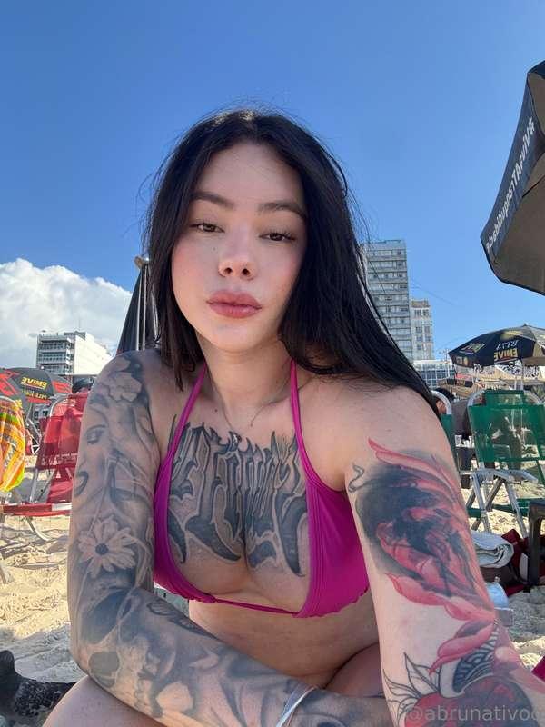 Too hot to scroll past 😘