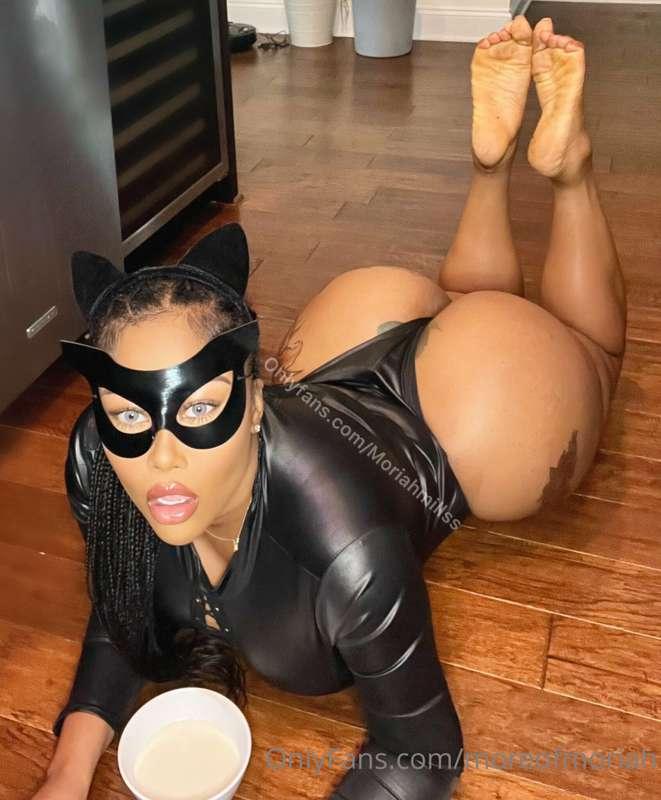 Spank me babe 😈 
Meow 🐱