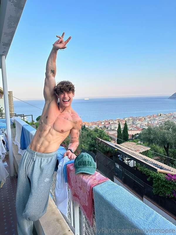 **Buongiorno!** 🇮🇹♥️ I’ve been loving life in Italy so far! ..