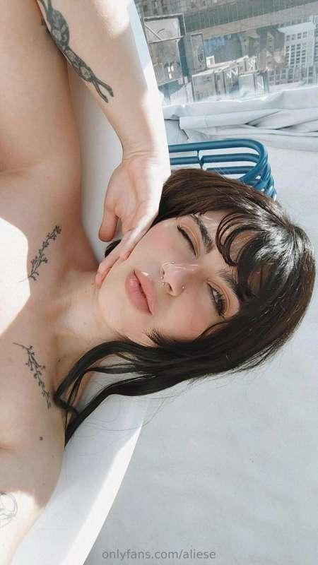 Good morning my love 🥰 What would you like to see more of on..