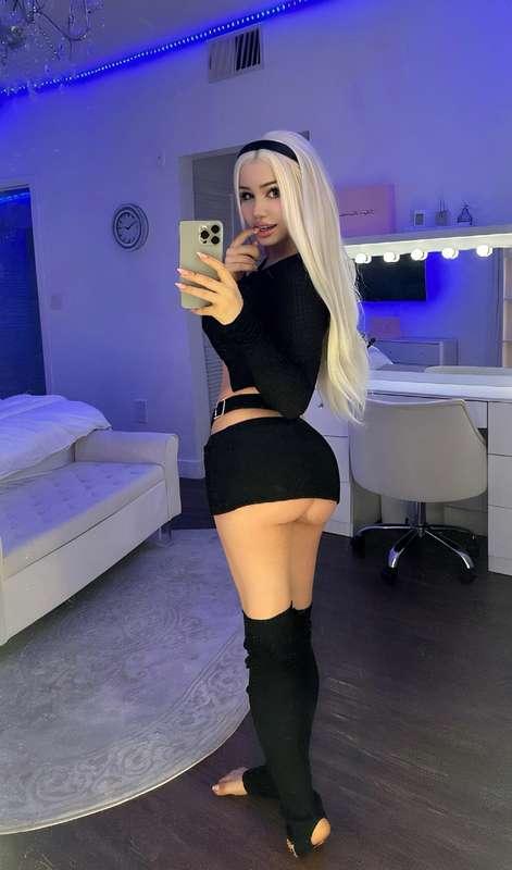 when i'm wearing all black, that mean's i'm a little more br..