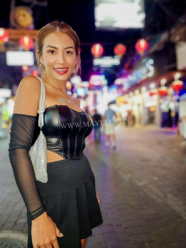 Would you like to take me out on a date, babe? 😘
