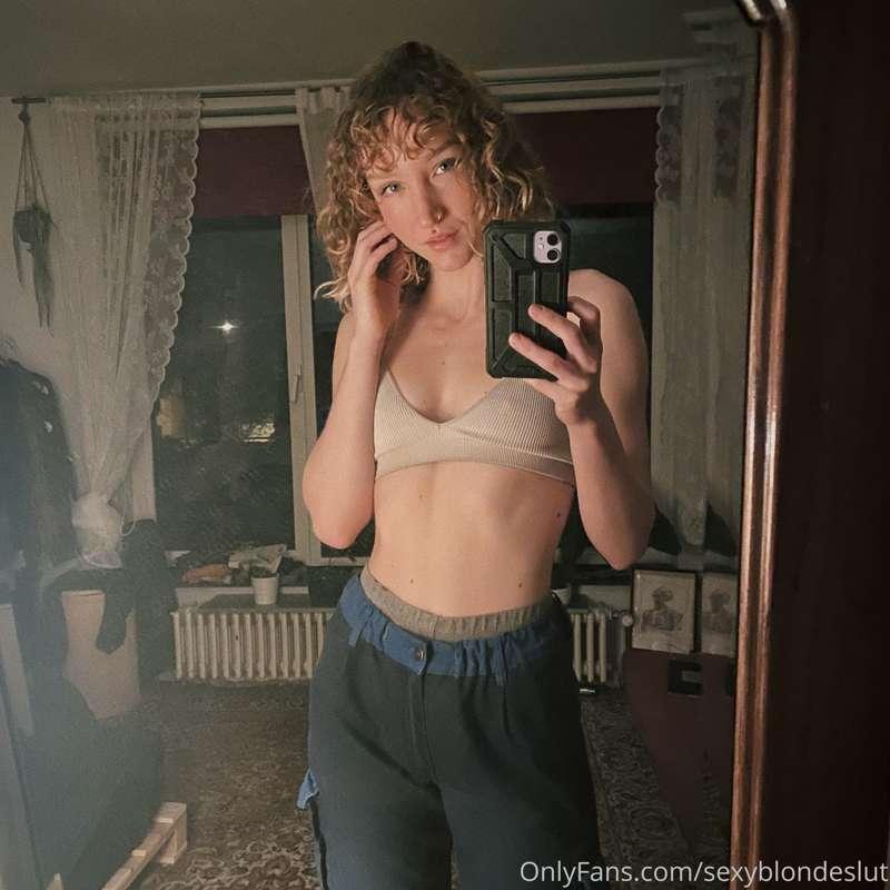 good morning 🐓 ! i study woodworking (hence the pants) ... i..