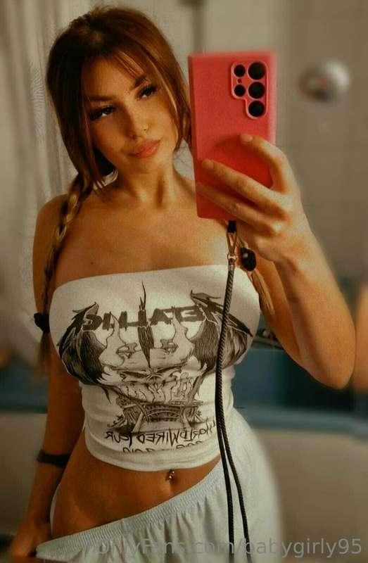 😈
