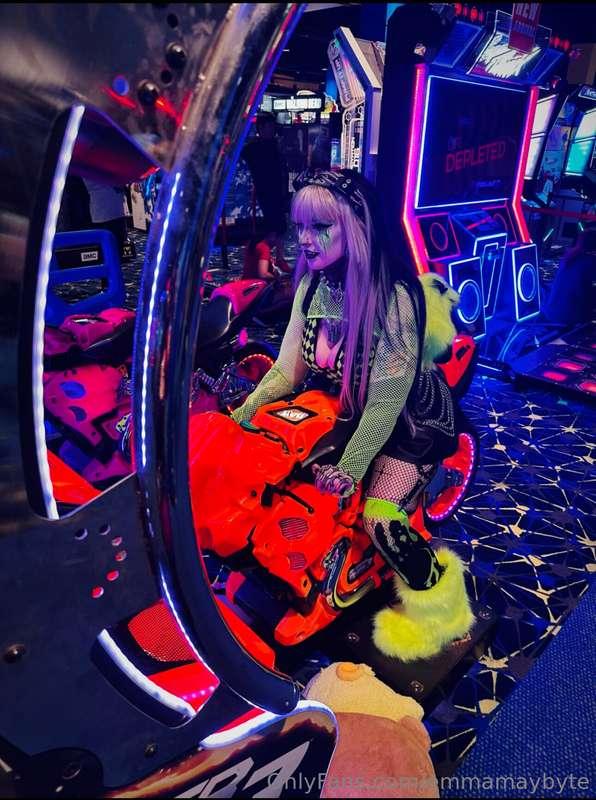 emmamaybyte image #0