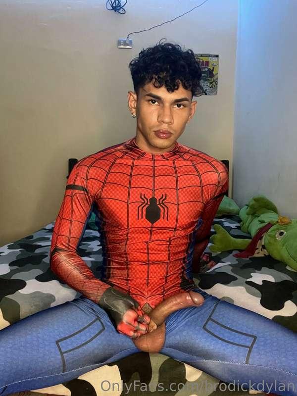 Soy Spideman y me gustaría que saques mi telaraña 🍼