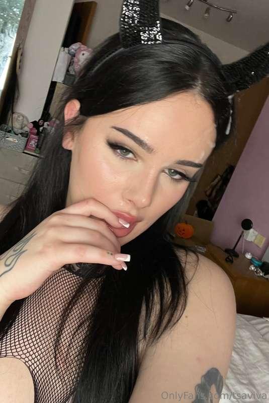 Message me as soon as you see this, I have a treat for you🤭