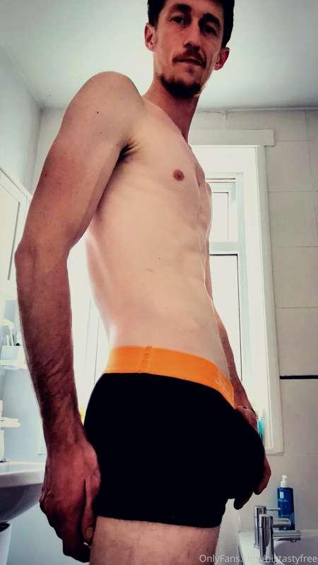 Keep scrolling to see my boxers come off 🙃