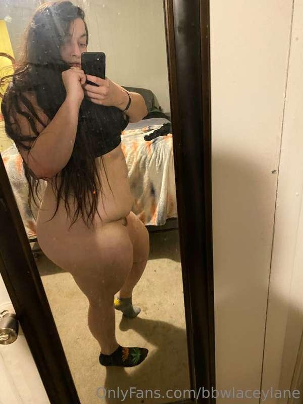 Like if you’d pull my hair while you bend my over 😘

LIKE AL..