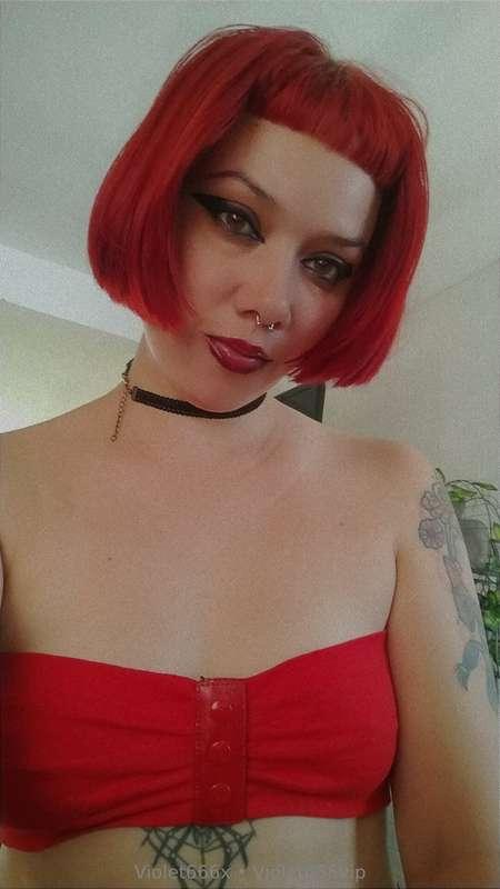 Do you like my red top?