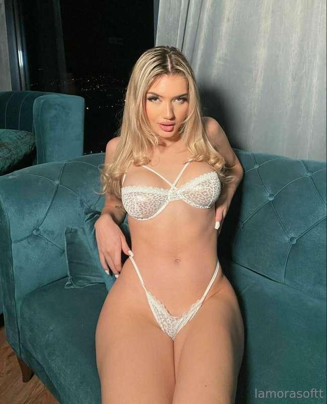 show me some love baby 😘
