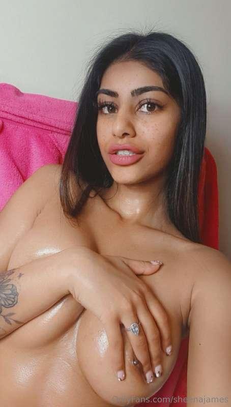 𝐅𝐑𝐄𝐄 𝐍𝐔𝐃𝐄𝐒 🙈 WTF 😳👇https://onlyfans.com/llolarose/c168