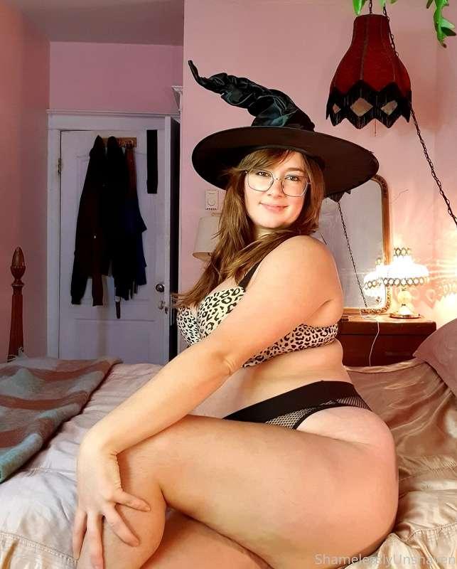 Happy early Halloween!! This is about as committed as I can ..