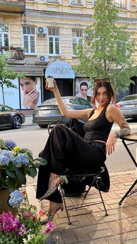 I spent my day feeling like everything was under control☕🌸Ar..