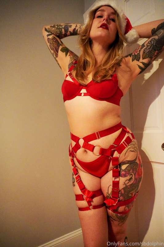 I feel so sexy in this new lingerie, now I just need somewhe..