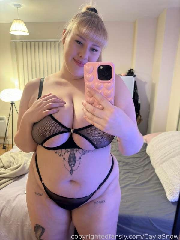 Lingerie on or off? 

#blonde #ass #thick #tits #boobs #pussy #bigboobs #fatass #chubby #bbw #tattoed #german #fyp