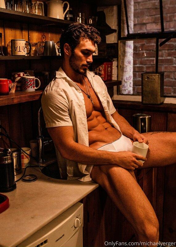 Wishing you a sexy ass Saturday ?☕️