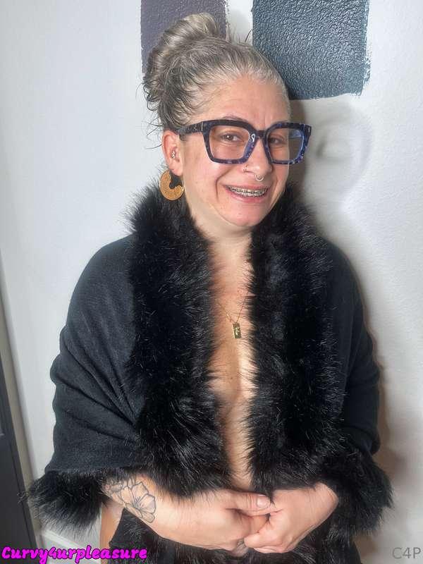 I mean it is cold out anyone think they can warm me up? 🤩🥰 