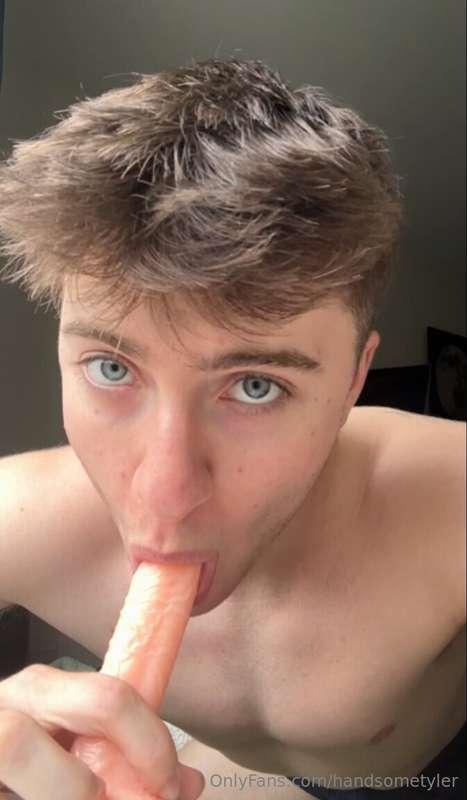 I was told I have a good gag reflex, wanna see? 😋