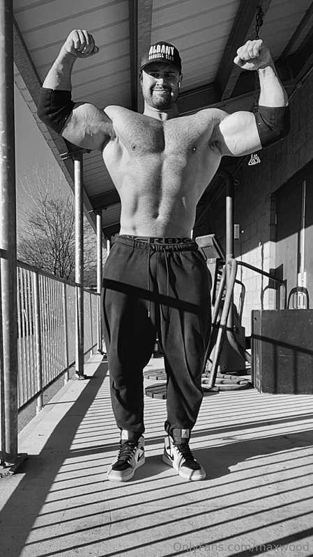 Muscle God 📸