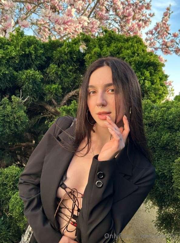 Hey honey, your sexy princess @mikahot69 👸🏻 is just dying fo..