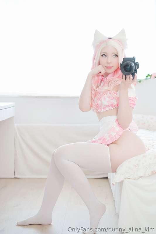 should i start with the bed or you? ≽^•⩊•^≼