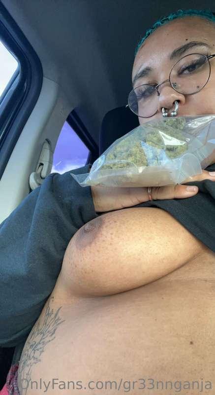 gr33nnganja image #1