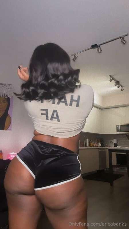 Fix dem booty shorts for me boo 🙈