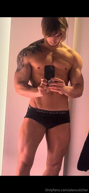 Just came from the gym, will you give me a massage?😘